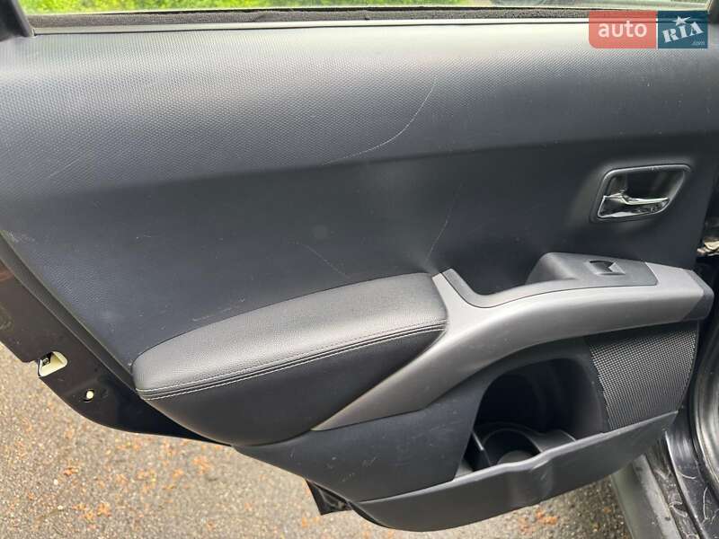 Внедорожник / Кроссовер Mitsubishi Outlander XL 2008 в Киеве