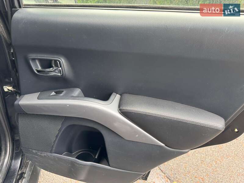 Внедорожник / Кроссовер Mitsubishi Outlander XL 2008 в Киеве
