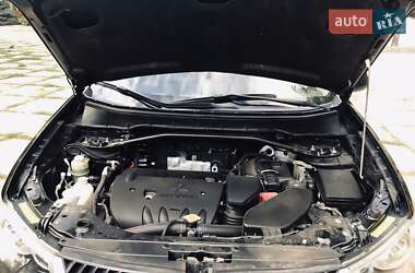 Внедорожник / Кроссовер Mitsubishi Outlander XL 2008 в 