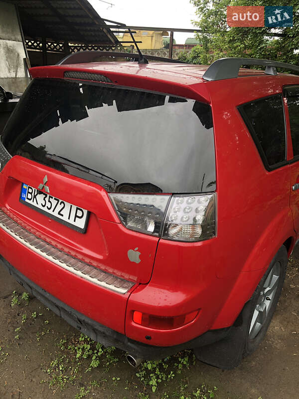 Внедорожник / Кроссовер Mitsubishi Outlander XL 2008 в 
