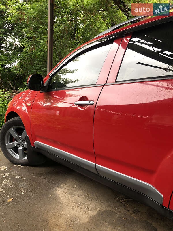 Позашляховик / Кросовер Mitsubishi Outlander XL 2008 в Рівному