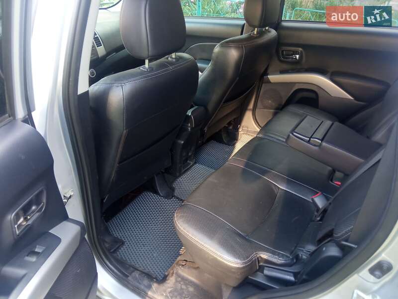 Внедорожник / Кроссовер Mitsubishi Outlander XL 2008 в Нежине