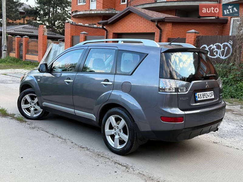 Позашляховик / Кросовер Mitsubishi Outlander XL 2008 в Харкові