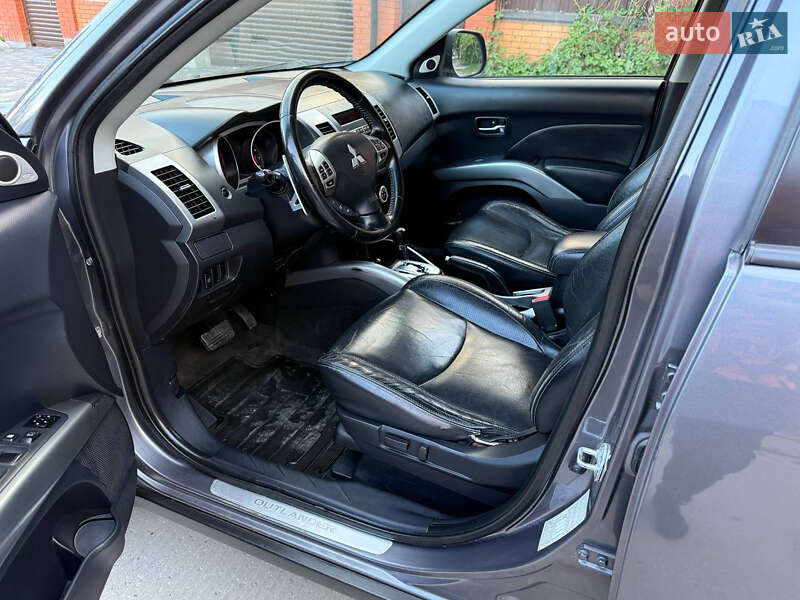 Позашляховик / Кросовер Mitsubishi Outlander XL 2008 в Харкові