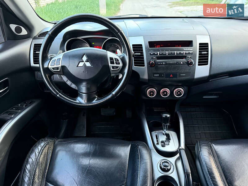 Позашляховик / Кросовер Mitsubishi Outlander XL 2008 в Харкові
