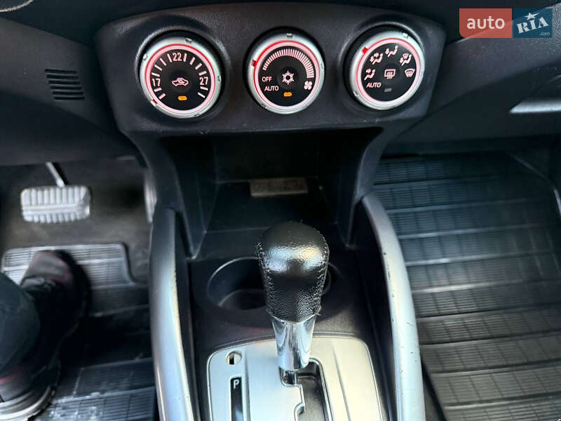 Позашляховик / Кросовер Mitsubishi Outlander XL 2008 в Харкові