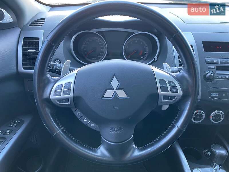 Внедорожник / Кроссовер Mitsubishi Outlander XL 2008 в Киеве