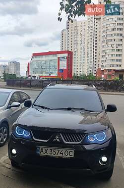 Позашляховик / Кросовер Mitsubishi Outlander XL 2008 в 