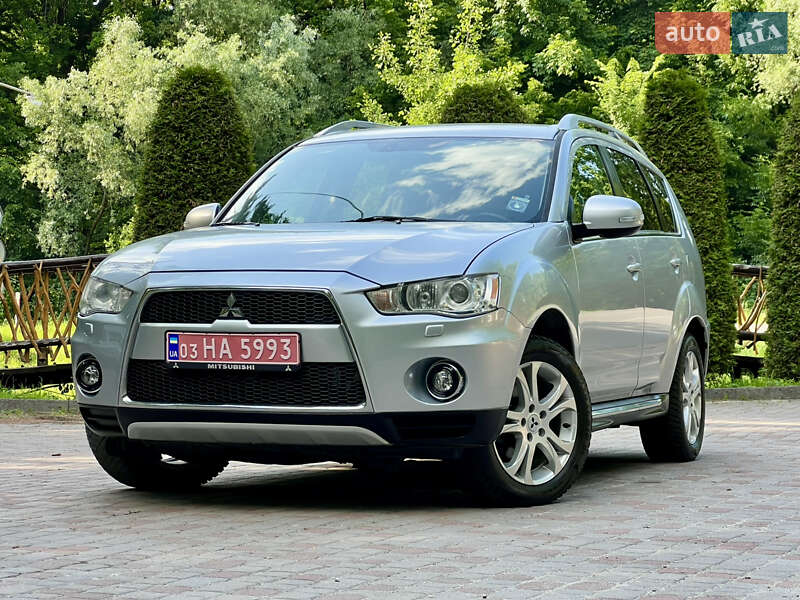 Mitsubishi Outlander XL 2011