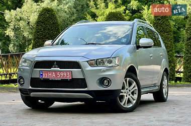 Внедорожник / Кроссовер Mitsubishi Outlander XL 2011 в 