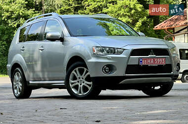 Внедорожник / Кроссовер Mitsubishi Outlander XL 2011 в 