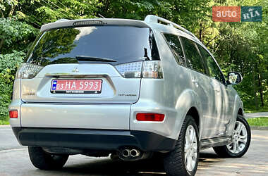 Внедорожник / Кроссовер Mitsubishi Outlander XL 2011 в 