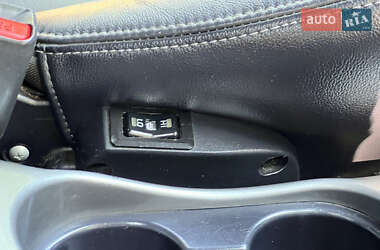 Внедорожник / Кроссовер Mitsubishi Outlander XL 2011 в 