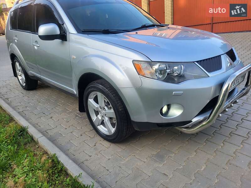 Позашляховик / Кросовер Mitsubishi Outlander XL 2007 в Хмельницькому