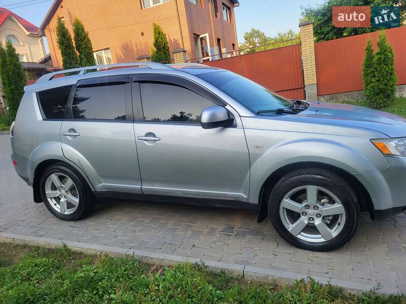 Позашляховик / Кросовер Mitsubishi Outlander XL 2007 в Хмельницькому