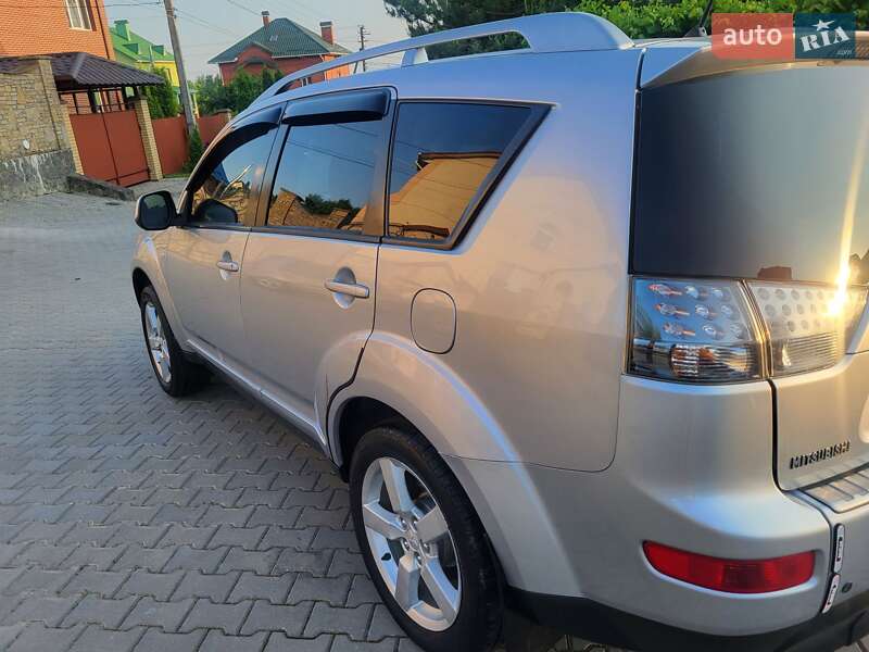 Позашляховик / Кросовер Mitsubishi Outlander XL 2007 в Хмельницькому