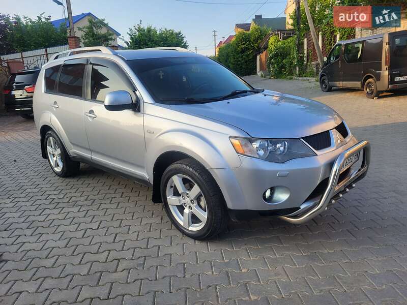 Позашляховик / Кросовер Mitsubishi Outlander XL 2007 в Хмельницькому