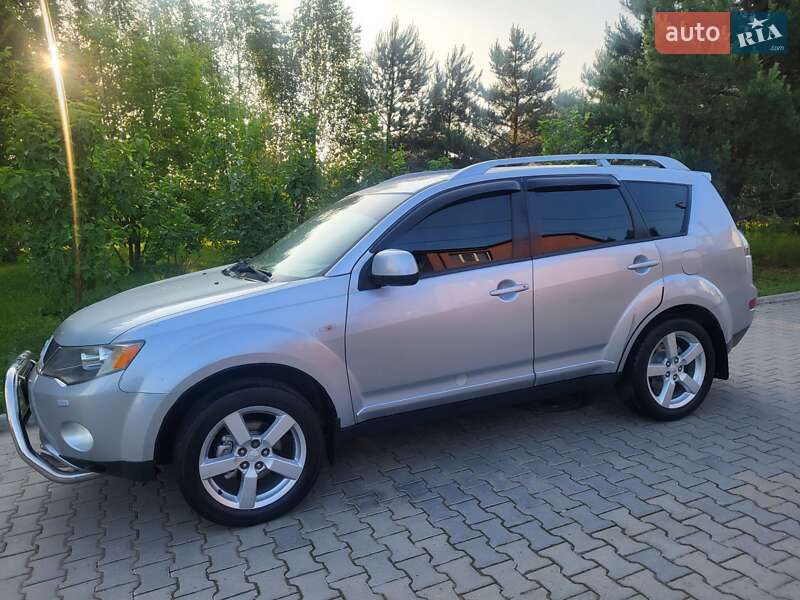 Позашляховик / Кросовер Mitsubishi Outlander XL 2007 в Хмельницькому