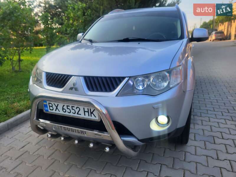 Позашляховик / Кросовер Mitsubishi Outlander XL 2007 в Хмельницькому