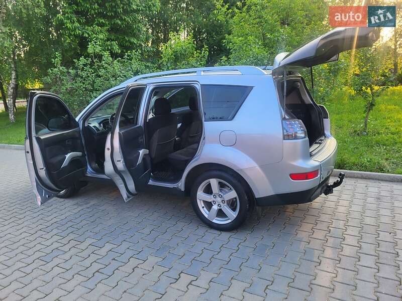 Позашляховик / Кросовер Mitsubishi Outlander XL 2007 в Хмельницькому