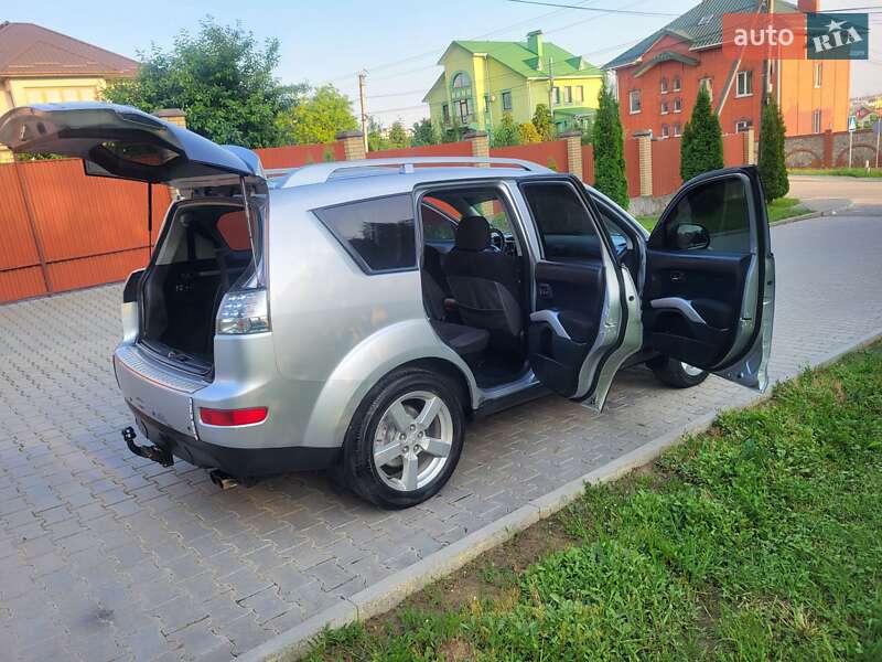Позашляховик / Кросовер Mitsubishi Outlander XL 2007 в Хмельницькому