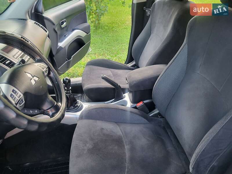 Позашляховик / Кросовер Mitsubishi Outlander XL 2007 в Хмельницькому