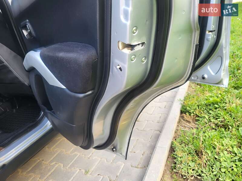 Позашляховик / Кросовер Mitsubishi Outlander XL 2007 в Хмельницькому