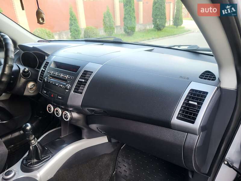 Позашляховик / Кросовер Mitsubishi Outlander XL 2007 в Хмельницькому