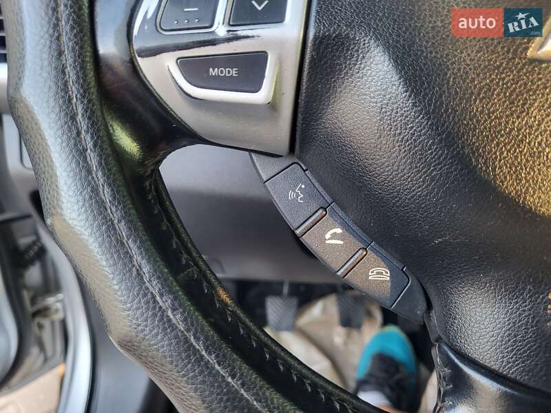 Позашляховик / Кросовер Mitsubishi Outlander XL 2007 в Хмельницькому