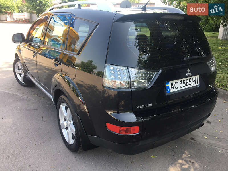 Внедорожник / Кроссовер Mitsubishi Outlander XL 2007 в Ровно