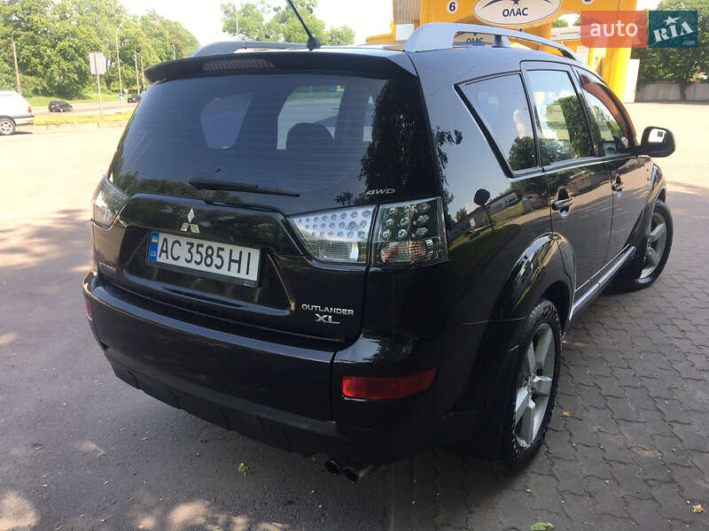 Внедорожник / Кроссовер Mitsubishi Outlander XL 2007 в Ровно