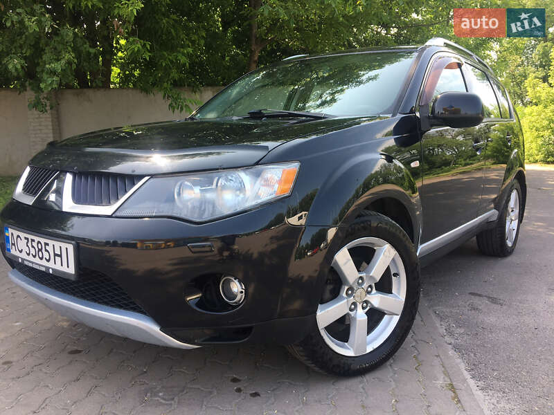Внедорожник / Кроссовер Mitsubishi Outlander XL 2007 в Ровно