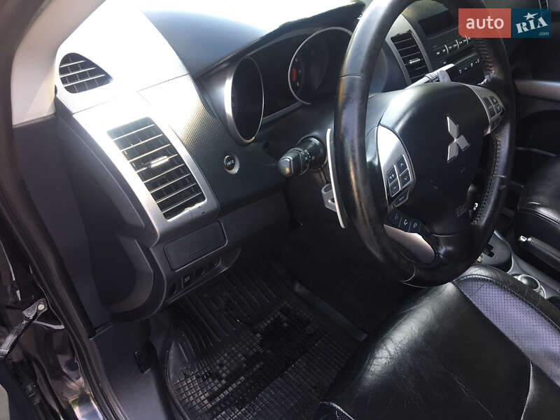 Внедорожник / Кроссовер Mitsubishi Outlander XL 2007 в Ровно