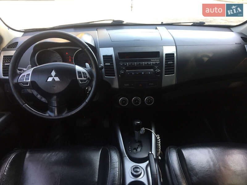 Внедорожник / Кроссовер Mitsubishi Outlander XL 2007 в Ровно