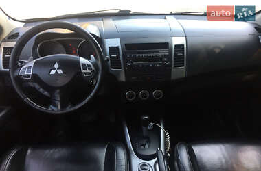 Позашляховик / Кросовер Mitsubishi Outlander XL 2007 в 
