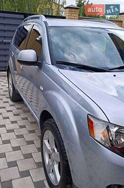 Позашляховик / Кросовер Mitsubishi Outlander XL 2008 в Павлограді