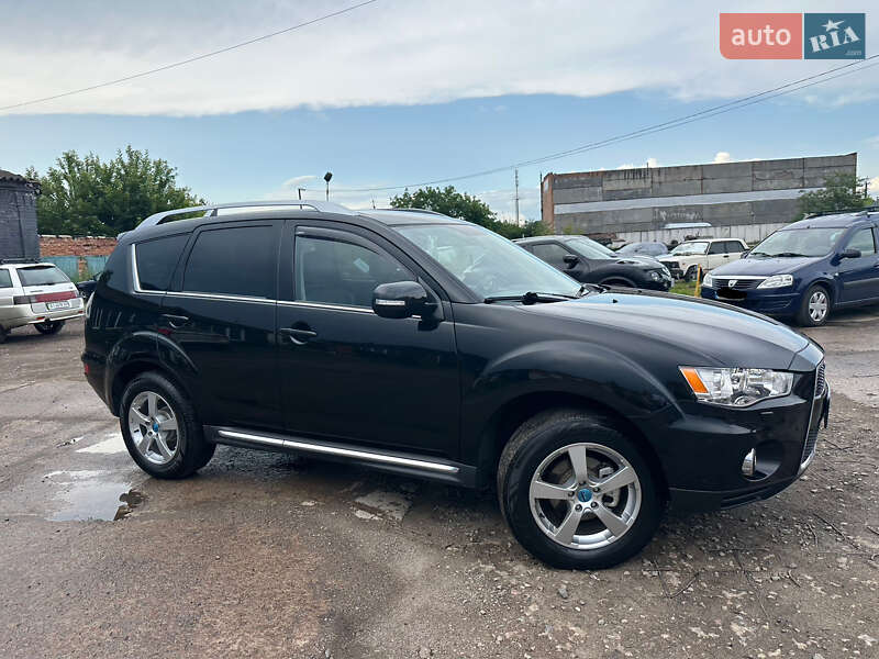 Внедорожник / Кроссовер Mitsubishi Outlander XL 2010 в Нежине