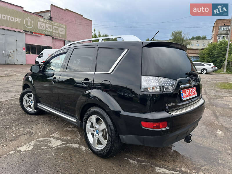 Внедорожник / Кроссовер Mitsubishi Outlander XL 2010 в Нежине