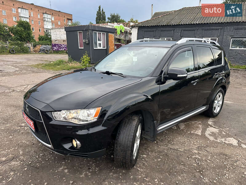 Внедорожник / Кроссовер Mitsubishi Outlander XL 2010 в Нежине