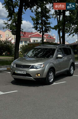 Позашляховик / Кросовер Mitsubishi Outlander XL 2007 в Києві