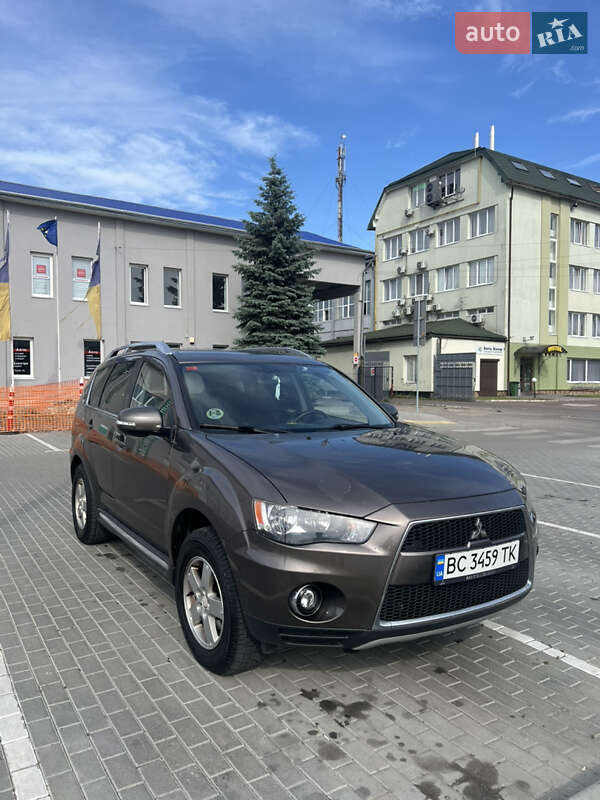 Mitsubishi Outlander XL 2009