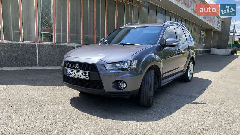Внедорожник / Кроссовер Mitsubishi Outlander XL 2010 в Первомайске