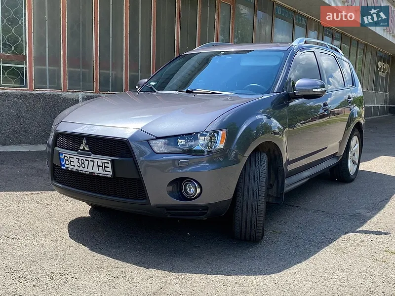 Mitsubishi Outlander XL