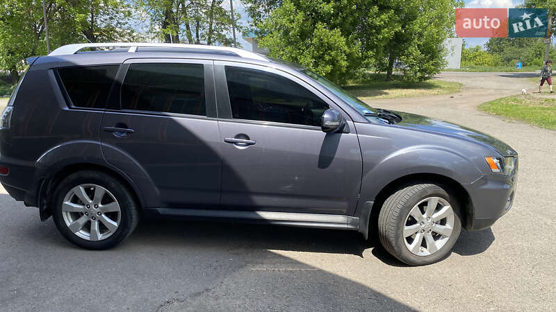 Внедорожник / Кроссовер Mitsubishi Outlander XL 2010 в Первомайске
