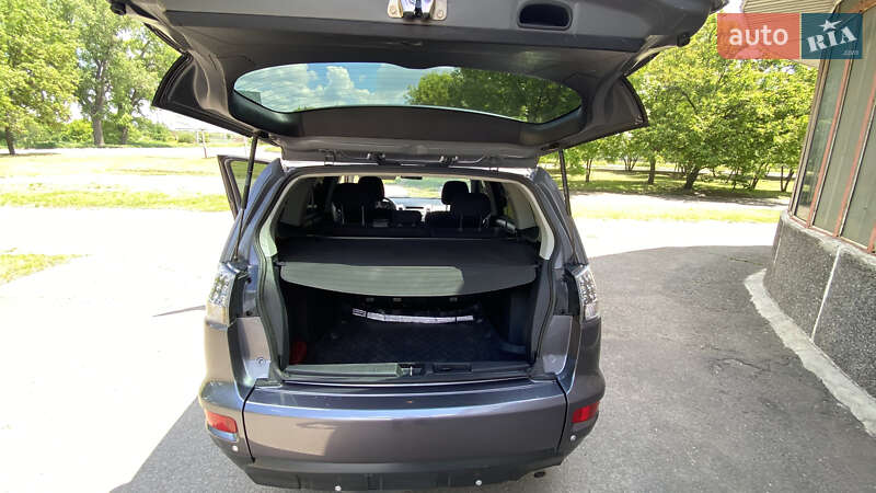 Внедорожник / Кроссовер Mitsubishi Outlander XL 2010 в Первомайске