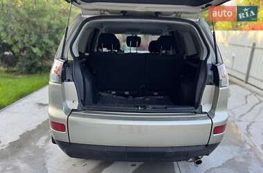 Внедорожник / Кроссовер Mitsubishi Outlander XL 2008 в 