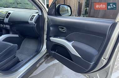 Внедорожник / Кроссовер Mitsubishi Outlander XL 2008 в 