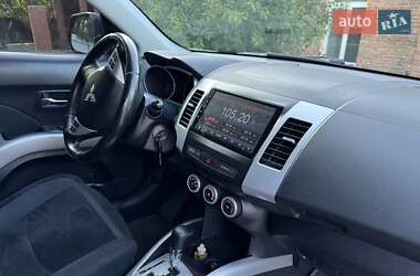 Внедорожник / Кроссовер Mitsubishi Outlander XL 2008 в 