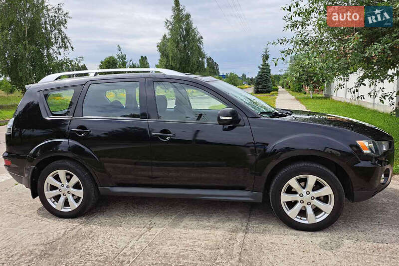 Внедорожник / Кроссовер Mitsubishi Outlander XL 2010 в Вараше