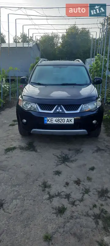 Mitsubishi Outlander XL